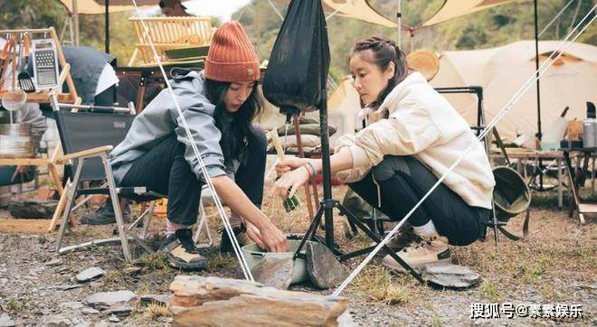 林心如霍建华带女儿出门，霍建华变成“女儿控”，8岁小海豚可爱