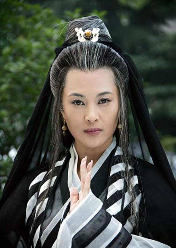 老戏骨常戎现状：62岁肌肉发达，热衷下厨，45岁妻子风韵犹存