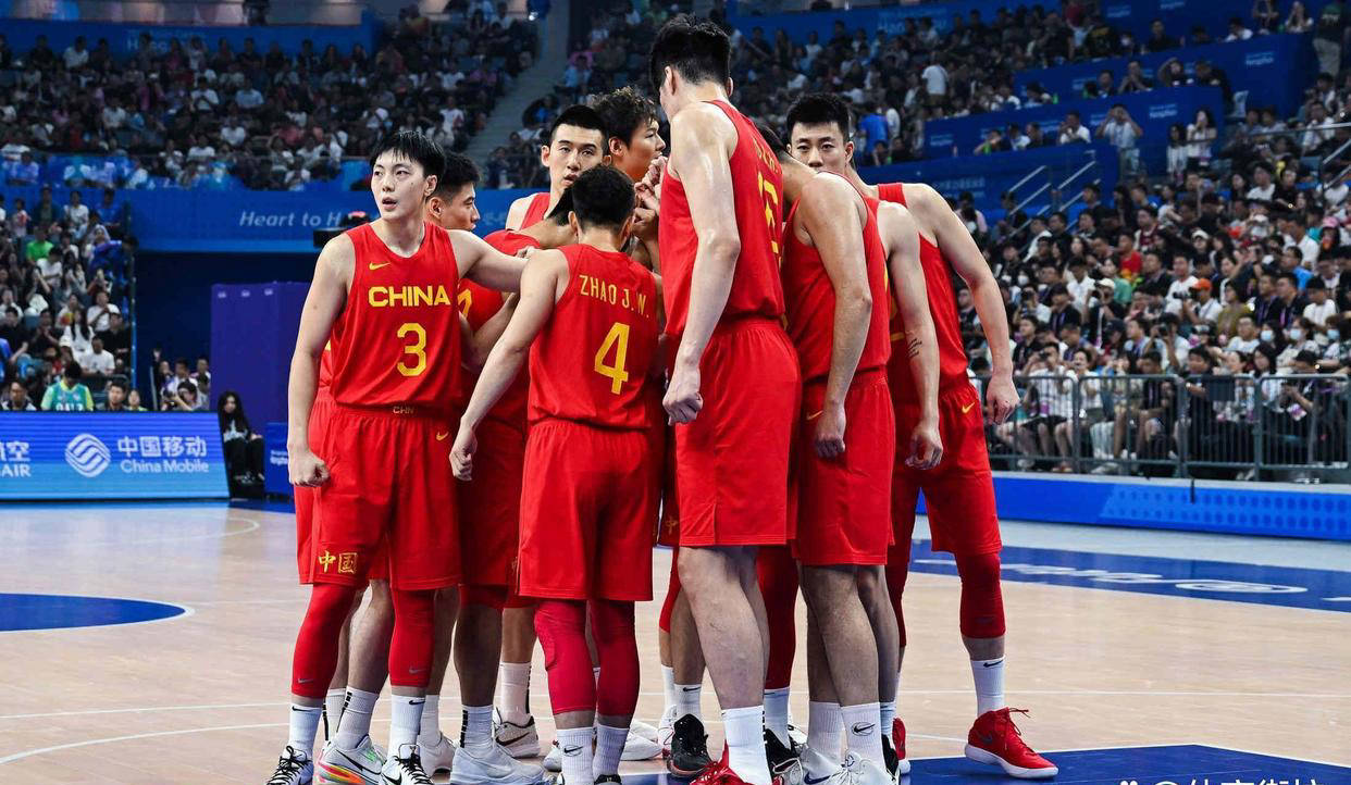 原创             中国男篮归化悬念升级，布朗首次回应球迷，引发争议