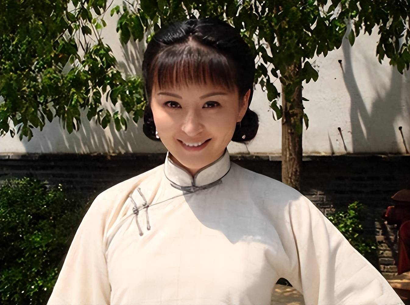 娱乐圈“最干净女演员”被富商苦追10年才嫁说真话被“雪藏”
