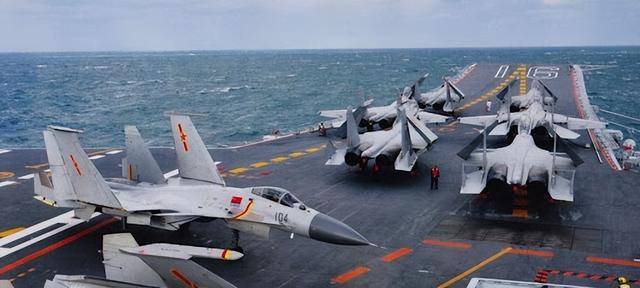 宫古海峡亮剑，歼-15T碾压F-15J，辽宁舰改写东海军力​​
