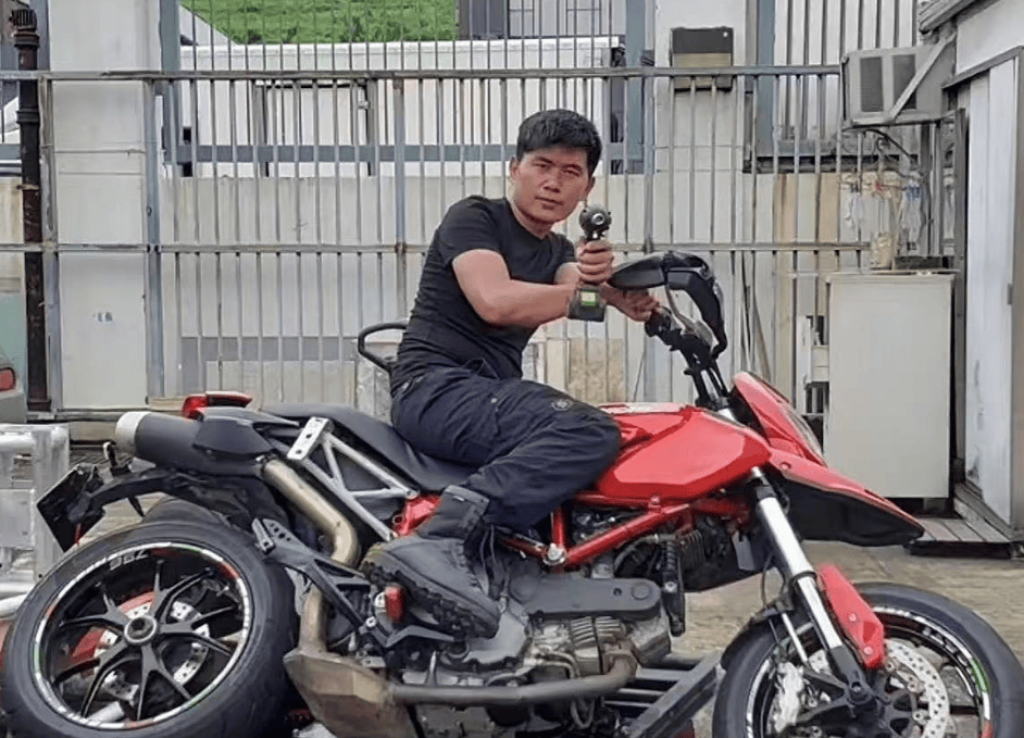 谢霆锋替身车手周伟去世，仅37岁，好友透露原因，5天前还曾露面