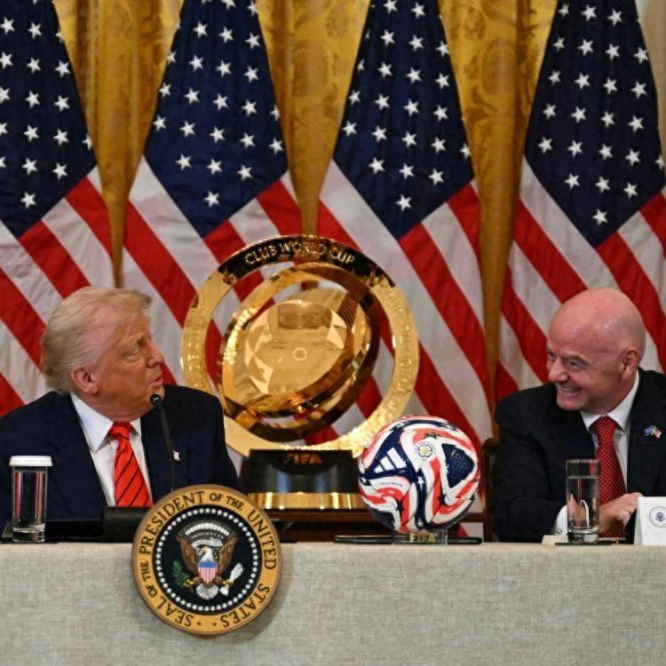 改制后的首届世俱杯32支豪门争夺10亿美金三大中国元素西班牙足球甲级联赛参与