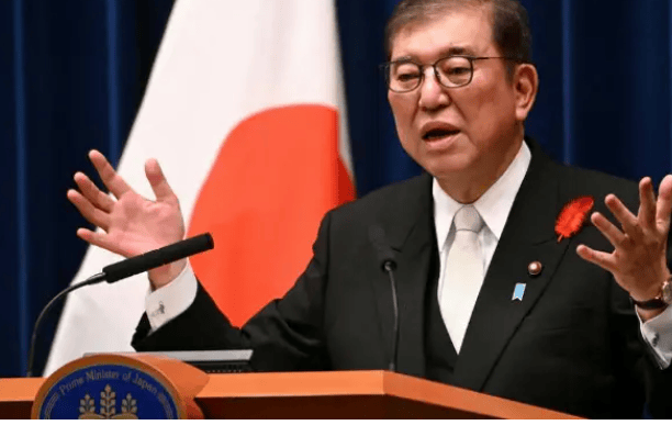 中美胜负已分！美航母没动静，日本要求解释，中方一句回应冲上热搜