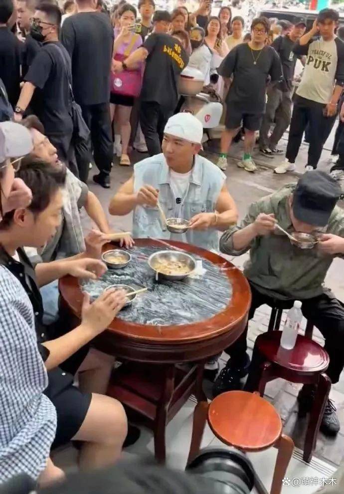 周杰伦为刘畊宏出气？《周游记》剪掉南宁美食，网友吐槽太小心眼