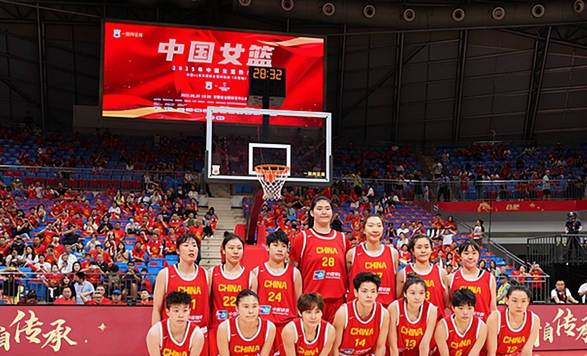原创             4届助攻王+2届抢断王！中国女篮又一26岁控卫蜕变：2米26张子宇绝配