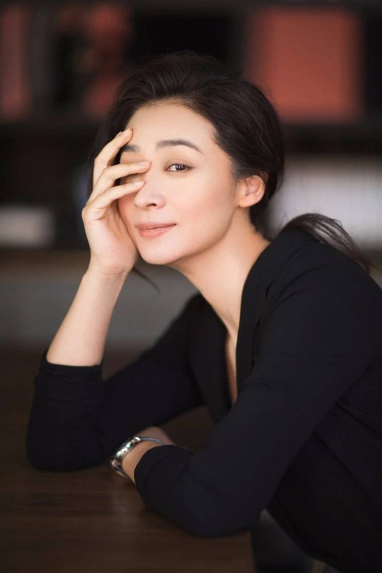 原来她是李乃文老婆！惊艳真相曝光，贤妻助他影帝荣耀