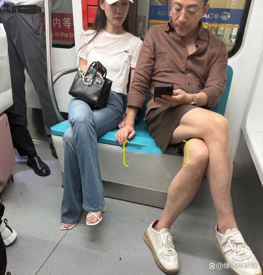 S妈凌晨又崩溃了，罕见提及大S的儿女，汪小菲夫妇新偶遇扭转口碑！