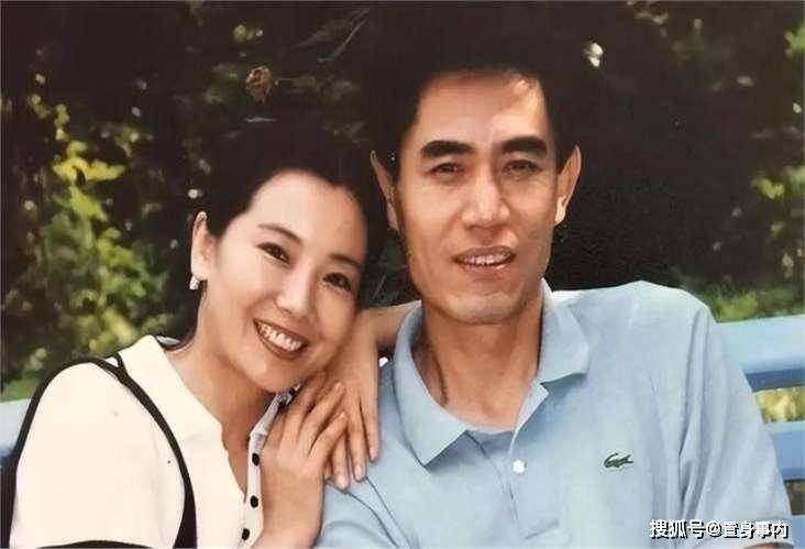 69岁陈宝国状态曝光，脖子缩短走路拖腿，身形消瘦，让人不敢认