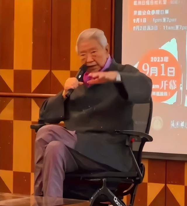 83岁蔡澜离世！秘书透露临终前亲友陪在他身边，最后露面脸部浮肿