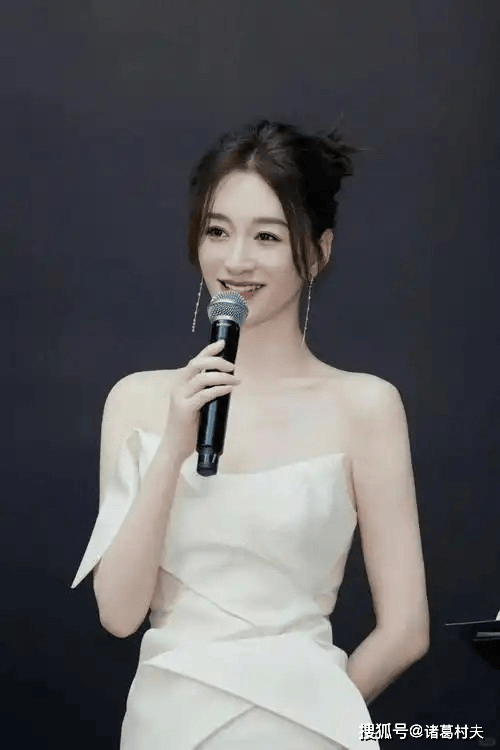 这谁顶得住！李小冉写真赏