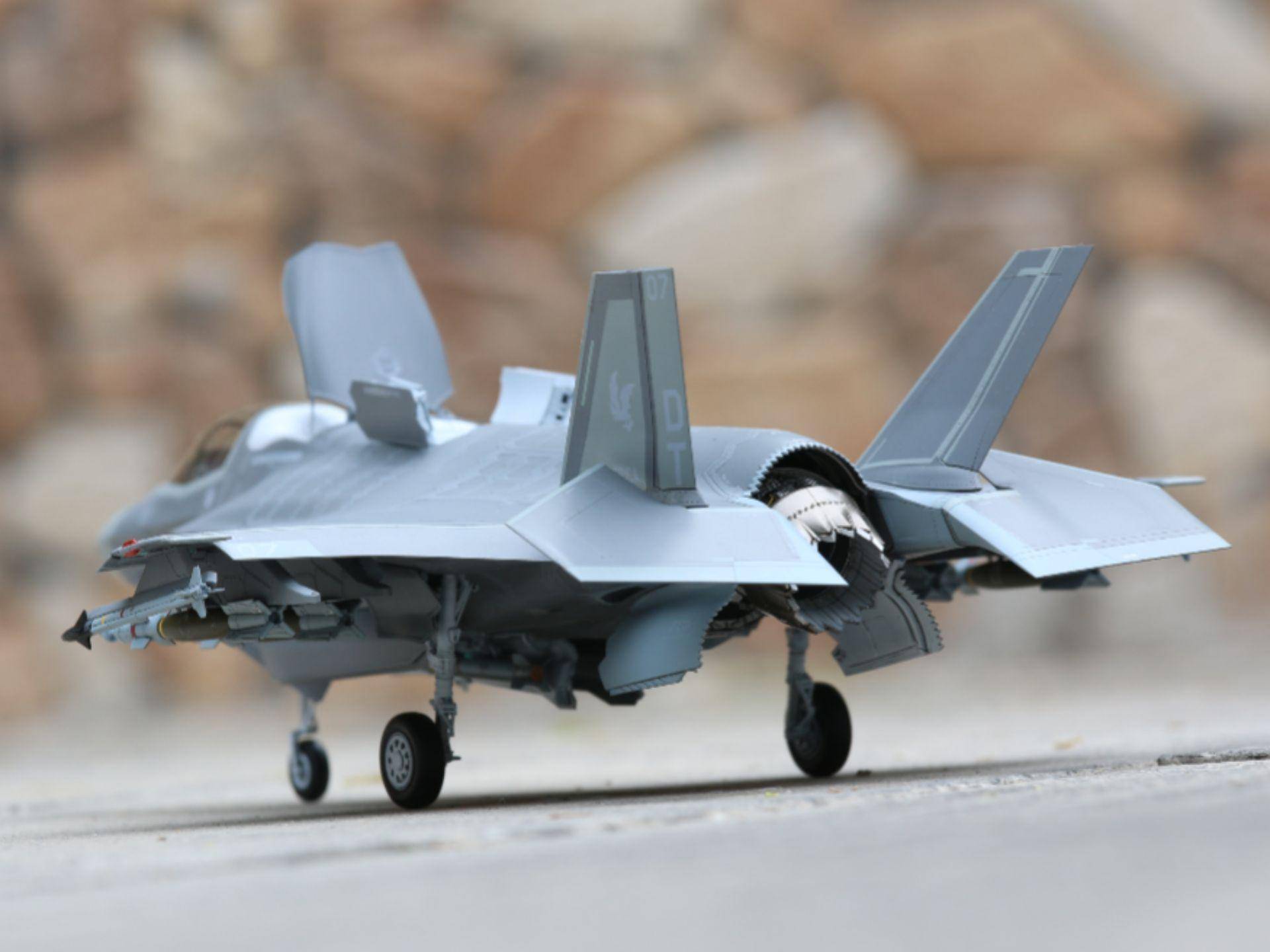 英国王牌战机F-35B困印度，宁损巨资也不合作，损失超千万美元