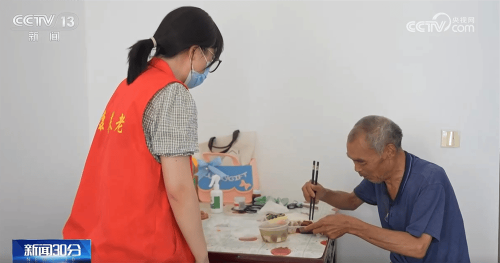 高危职业的二师姐:各地加强公共场所防暑降温举措 “多点发力”保障居民生产生活
