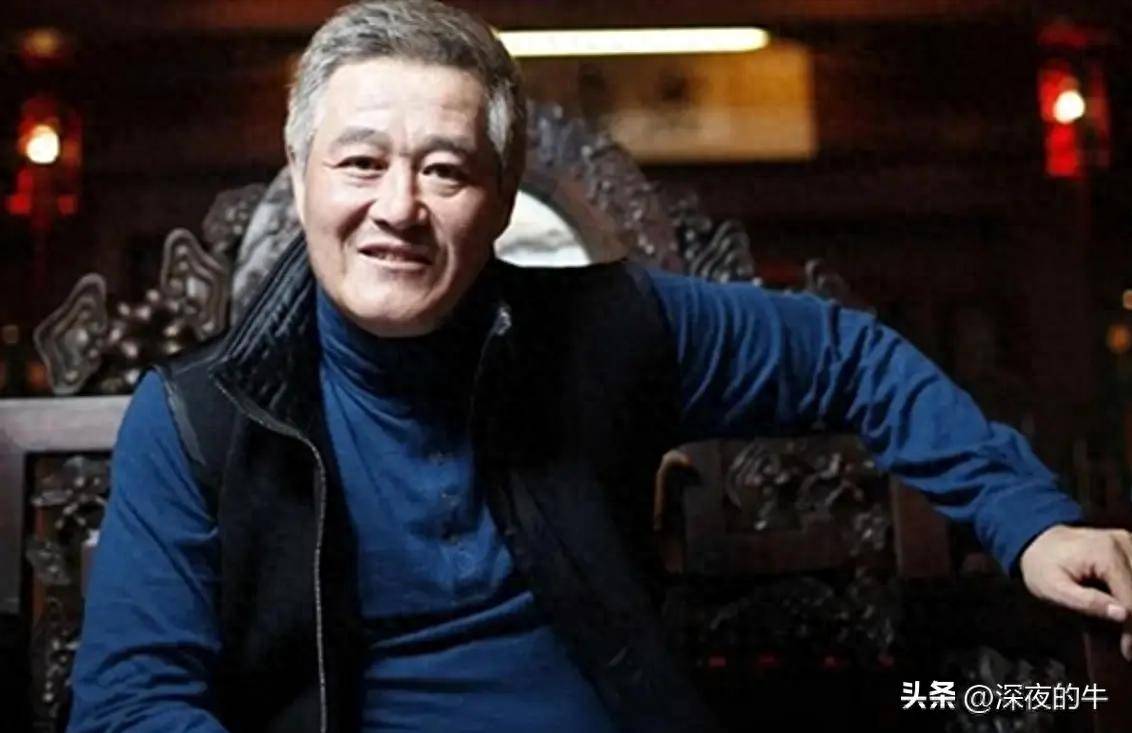 赵本山巅峰时地位有多高？怀抱章子怡不算啥，这张图才叫霸气