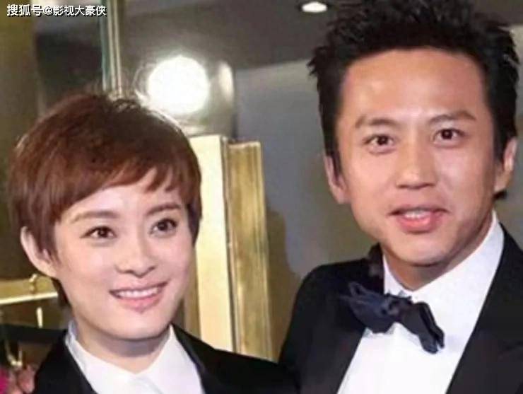 孙俪全家蹲包粽子照疯传：移民传言？不如看影帝骑电动车接娃