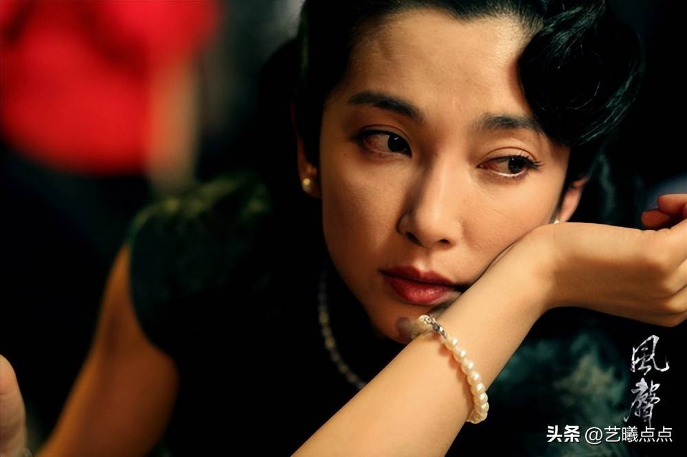 第六位:李冰冰——《风声》里的李宁玉 在谍战电影《风声》中,李冰冰将