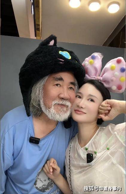 张纪中遭爱妻公开批评：体力不及年轻人，满身汗臭性格暴躁