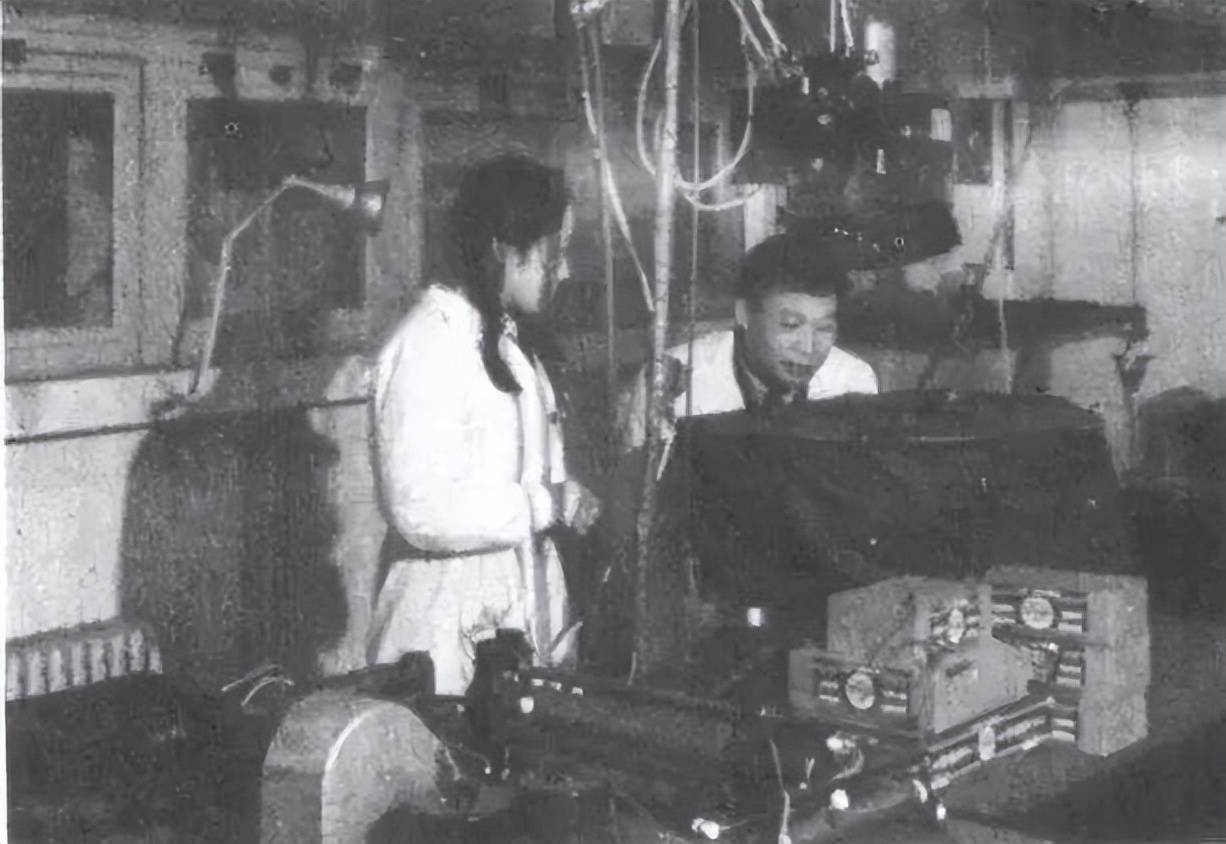 原创             钱三强到陕西，见一女人在扫厕所，激动大哭，你怎么在这里啊？