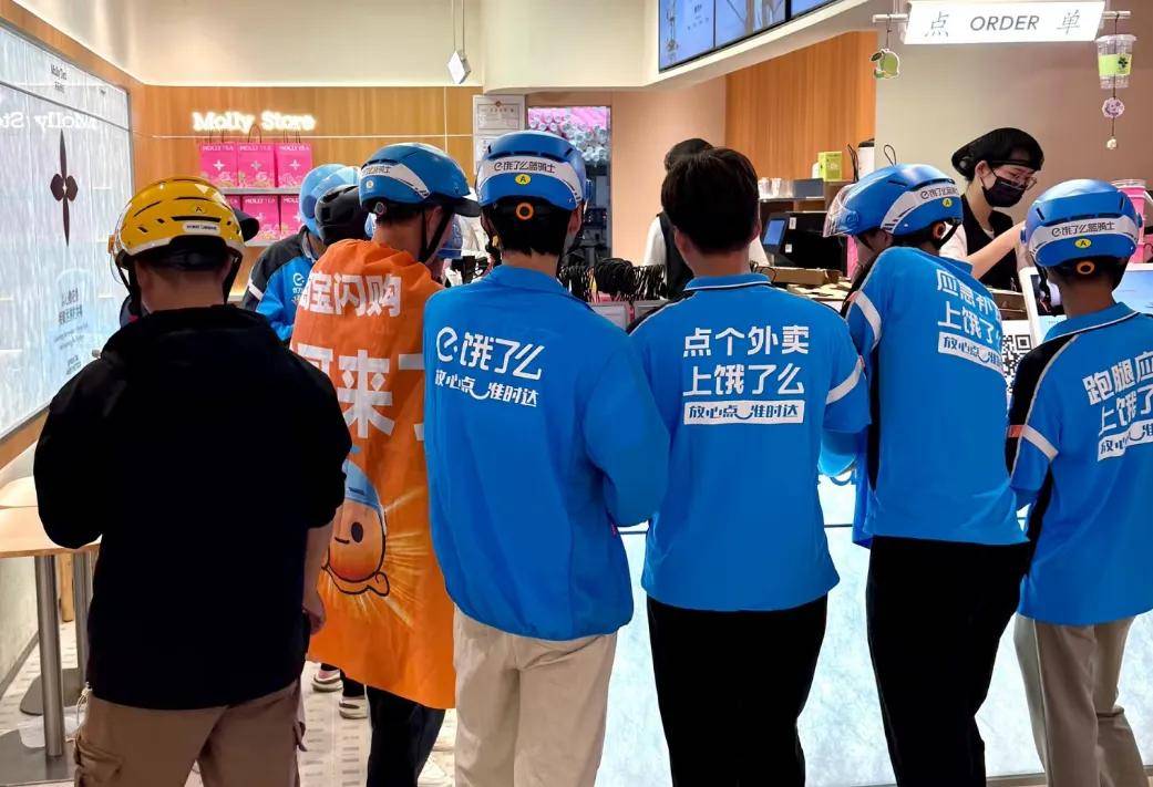 狂撒千亿的外卖大战，快把所有人逼疯了