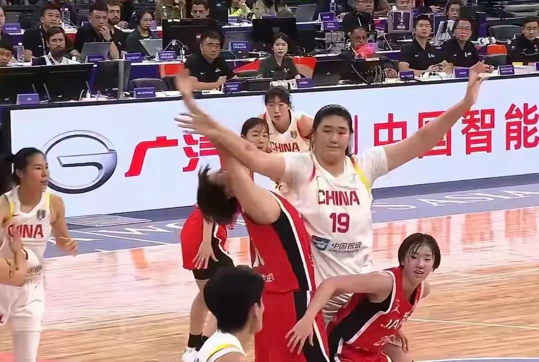 中国输球耻辱，但日本女篮主帅盖恩斯赛后12字发言，更是杀人诛心