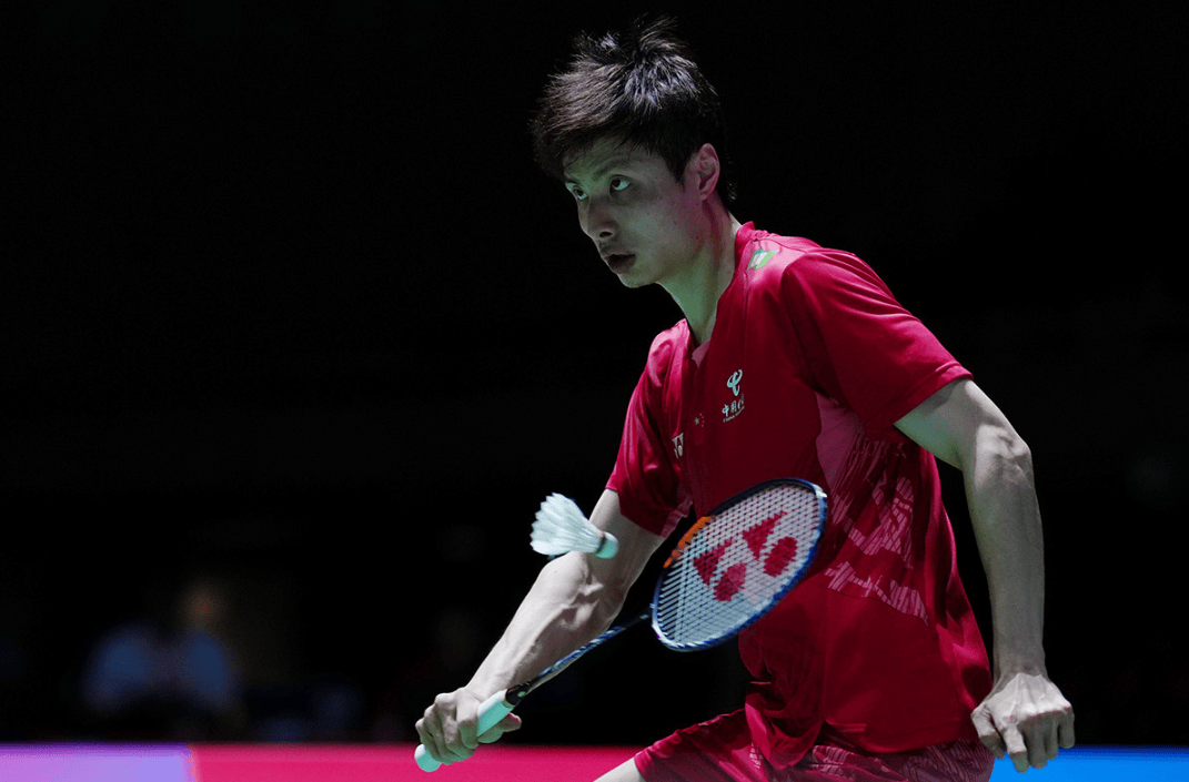 原创             决胜时刻完胜欧洲冠军！石宇奇2-0复仇世界第8，日本封王比肩林丹