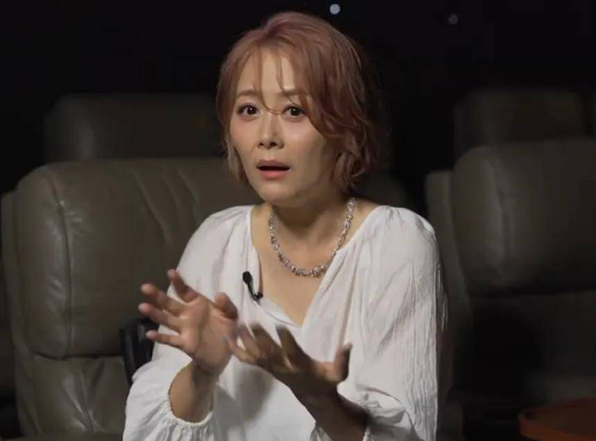 TVB女星自曝拍戏被骚扰，对方是受人尊敬老前辈，不止一次对人出手