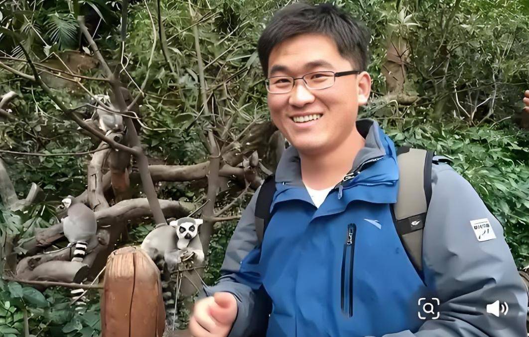 娶小9岁网红女友，捐款2万回报家乡，姜涛把婚礼过成了草根封神