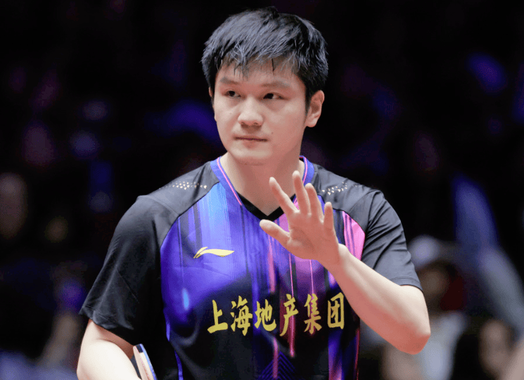 原创             乒超联赛：樊振东打疯了！狂轰3-0横扫日本名将，连赢12场单打不败