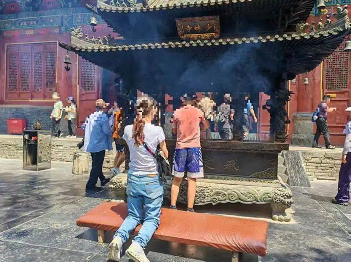 突然失去住持的少林寺，戒备森严