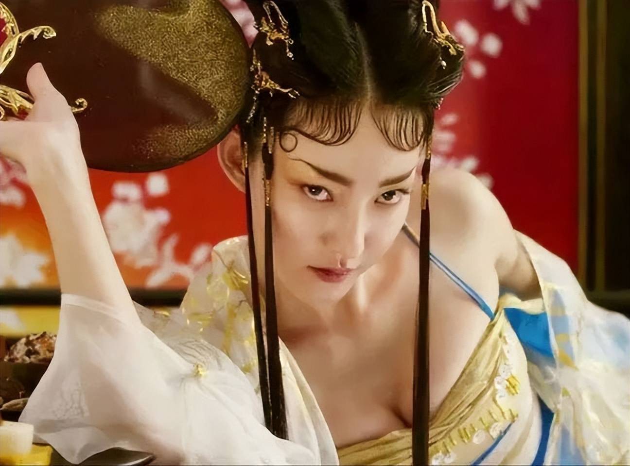 素颜女神沦落拍短剧！40岁王丽坤受前夫连累资源狂跌?