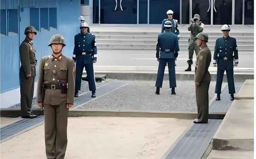 距离俄罗斯5公里，泽连斯基视察前线时得知，中国和巴铁雇佣兵正在支援俄军