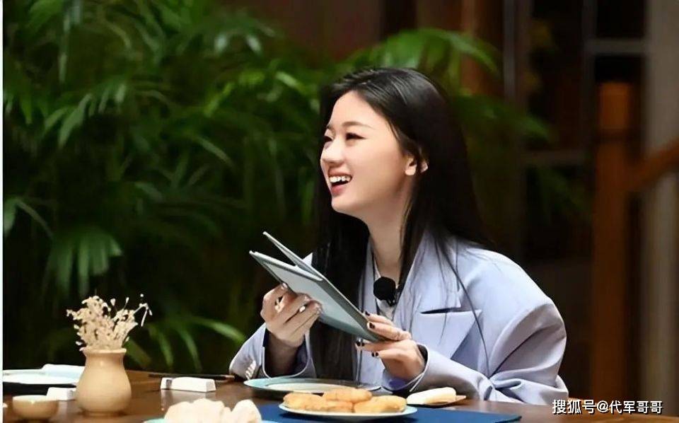 从“天才少女”到争议不断，自毁星途的单依纯，给所有女星提了个醒