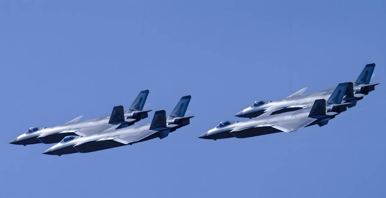 米歇尔航空航天学院：用32架F-35A+32架F-15EX突破中国防空网