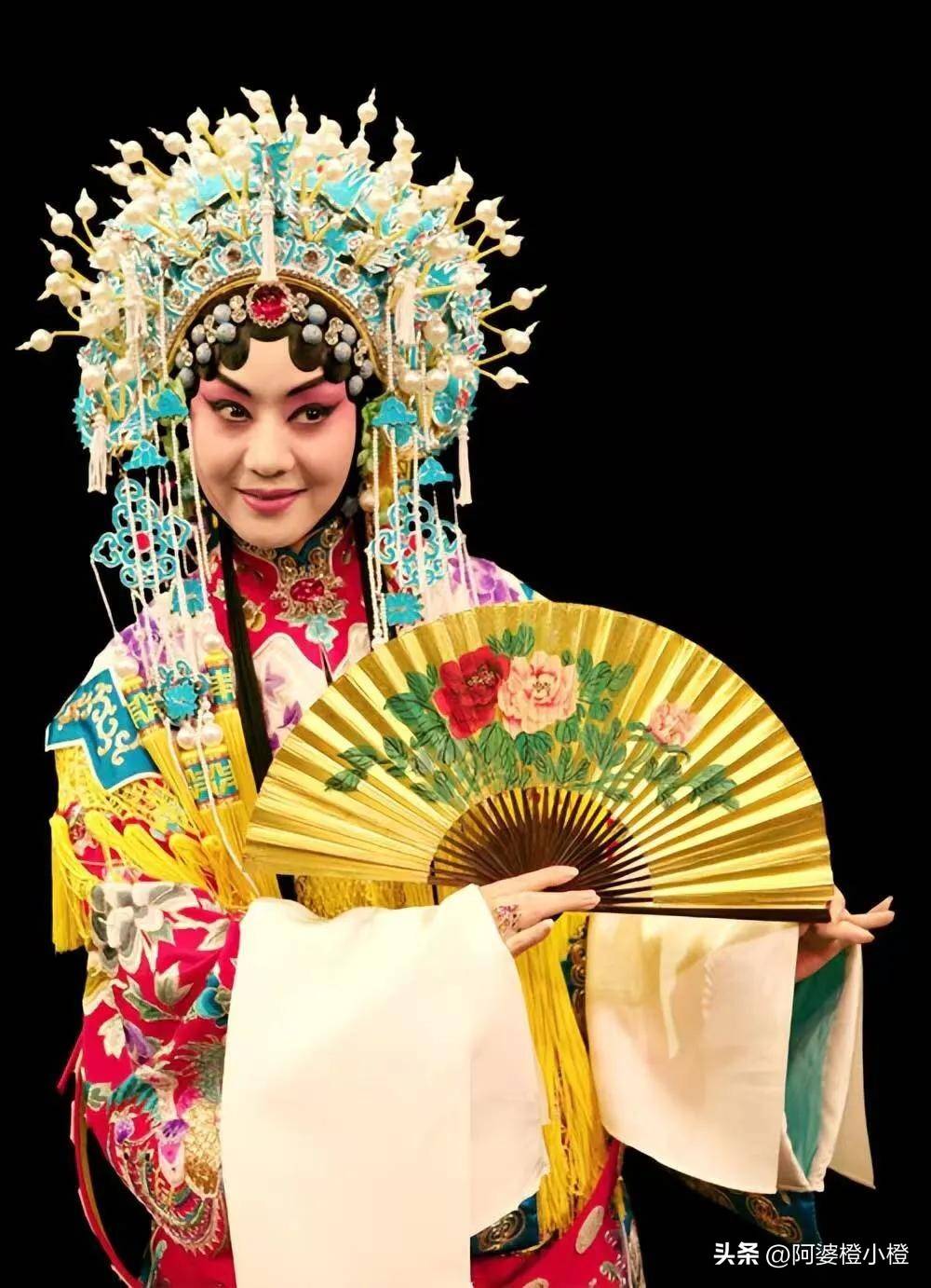 至今未婚未育，身边却有男人陪了近27年！59岁的她才是真人间清醒