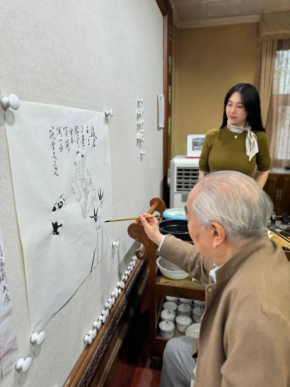 范曾被娇妻卷走20亿后续！网曝继子与娇妻同伙，直播甩卖亲签版画