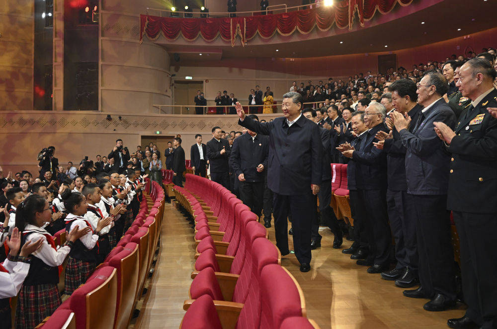 “共建中华民族共同体 书写美丽西藏新篇章”——习近平总书记率中央代表团出席西藏自治区成立六十周年庆祝活动纪实