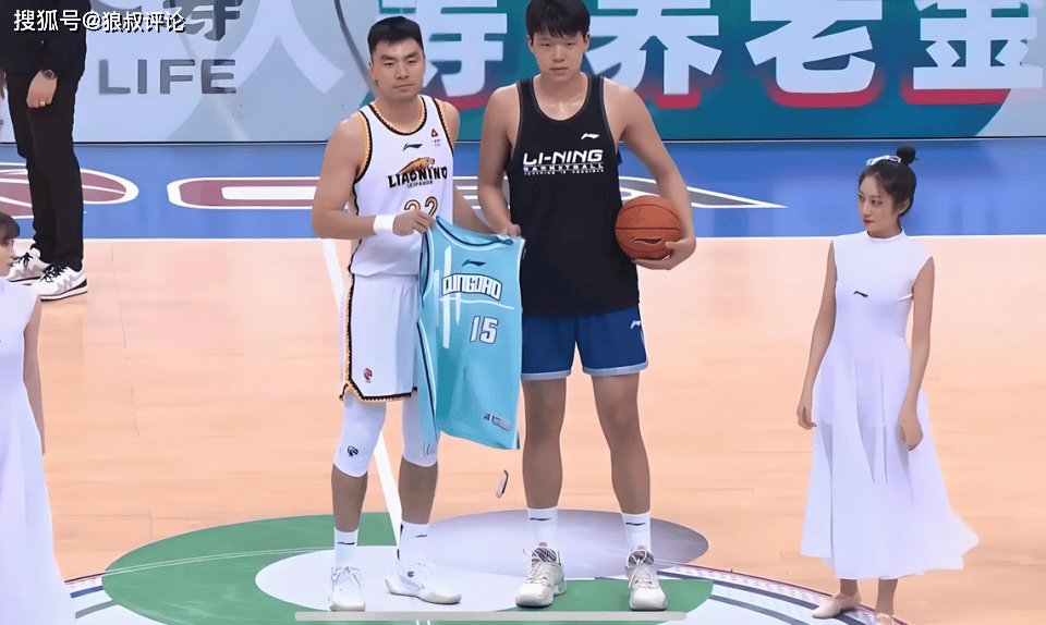 原创             辽篮官宣功勋老将李晓旭续约：20年前CBA菜鸟赛季 杨瀚森刚出生