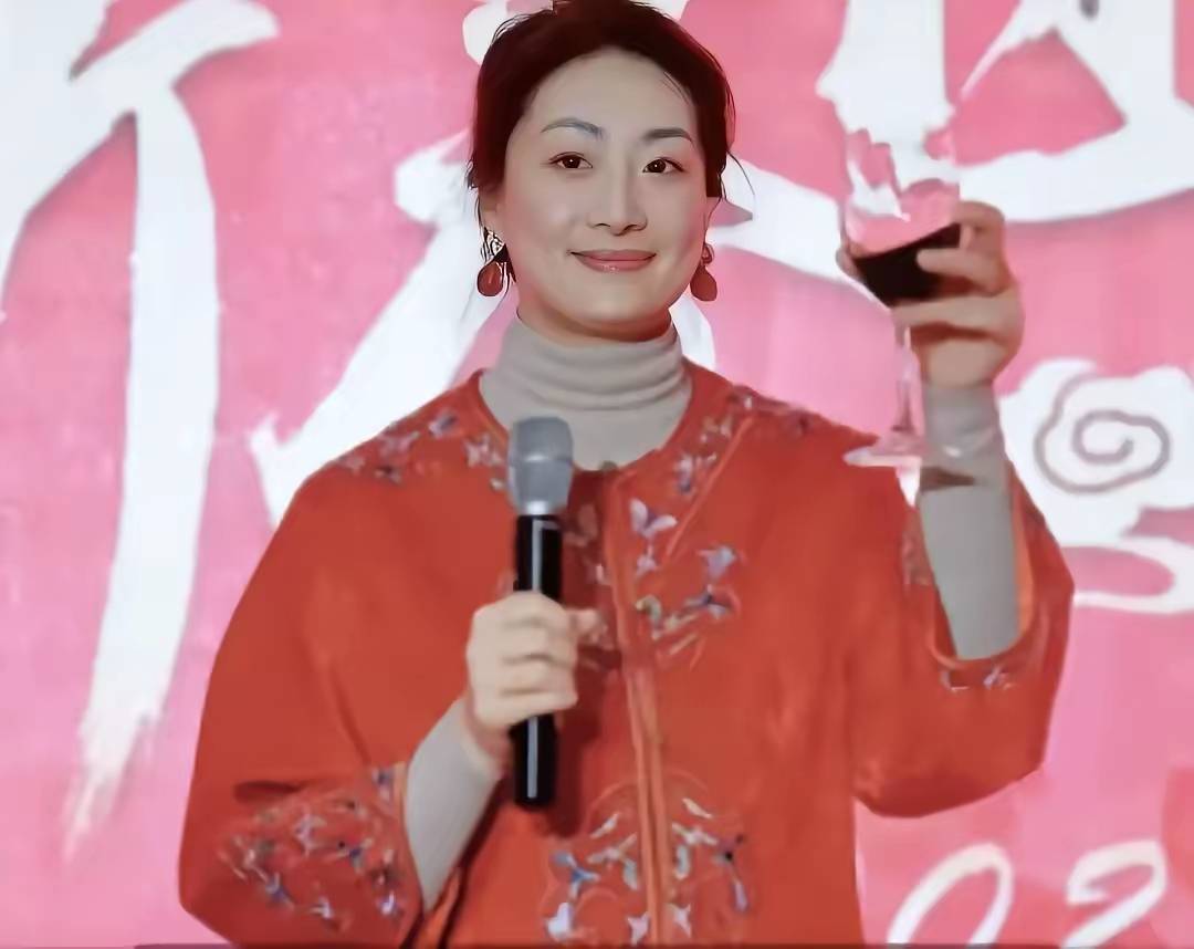 突然实名举报，宗馥莉为什么急了？