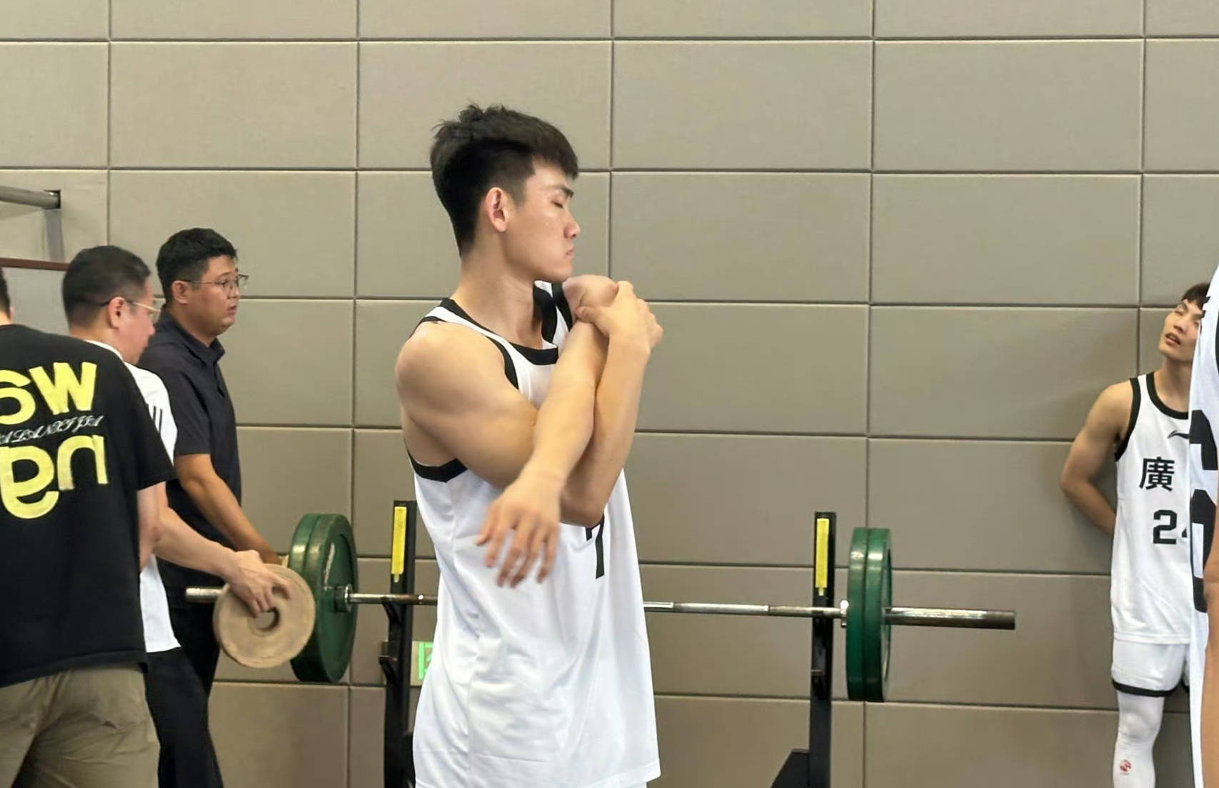 CBA盘口与数据深度__今日CBA盘口分析·大小分策略·球队档案终于来了！广东队齐聚男篮四大内线赵睿正式驰援杜锋！