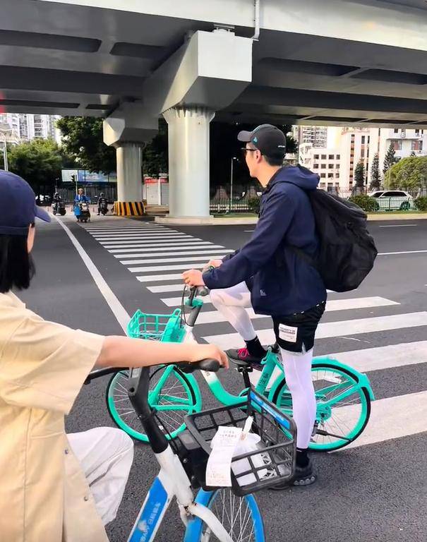 金世佳二胎首曝光是女儿！小公主长相惊艳！眼睛又大又亮美如精灵