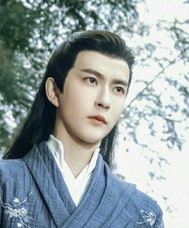 于朦胧深夜坠楼，兜里两块劳力士，知情人透内幕，阿姨吓得报警