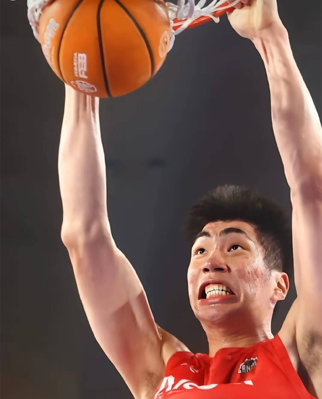 原创             砍17分+绝平三分！中国男篮22岁2米23中锋闪耀：留洋练级利好