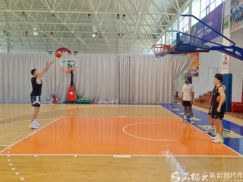 新疆男篮已签下两名外援 刘炜：不看重名气和履历