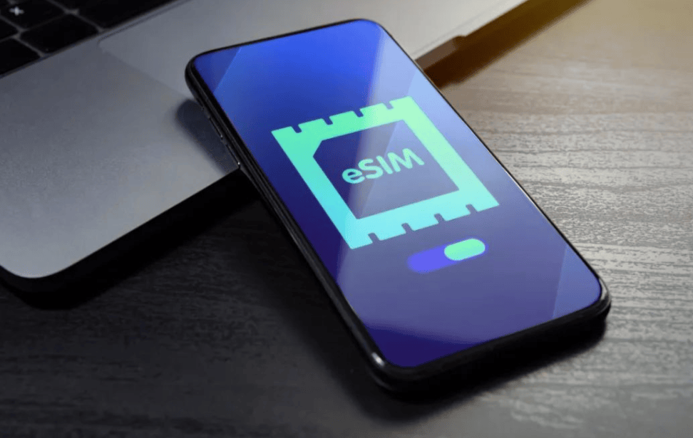 原创             手机上的这个卡槽，要消失了？