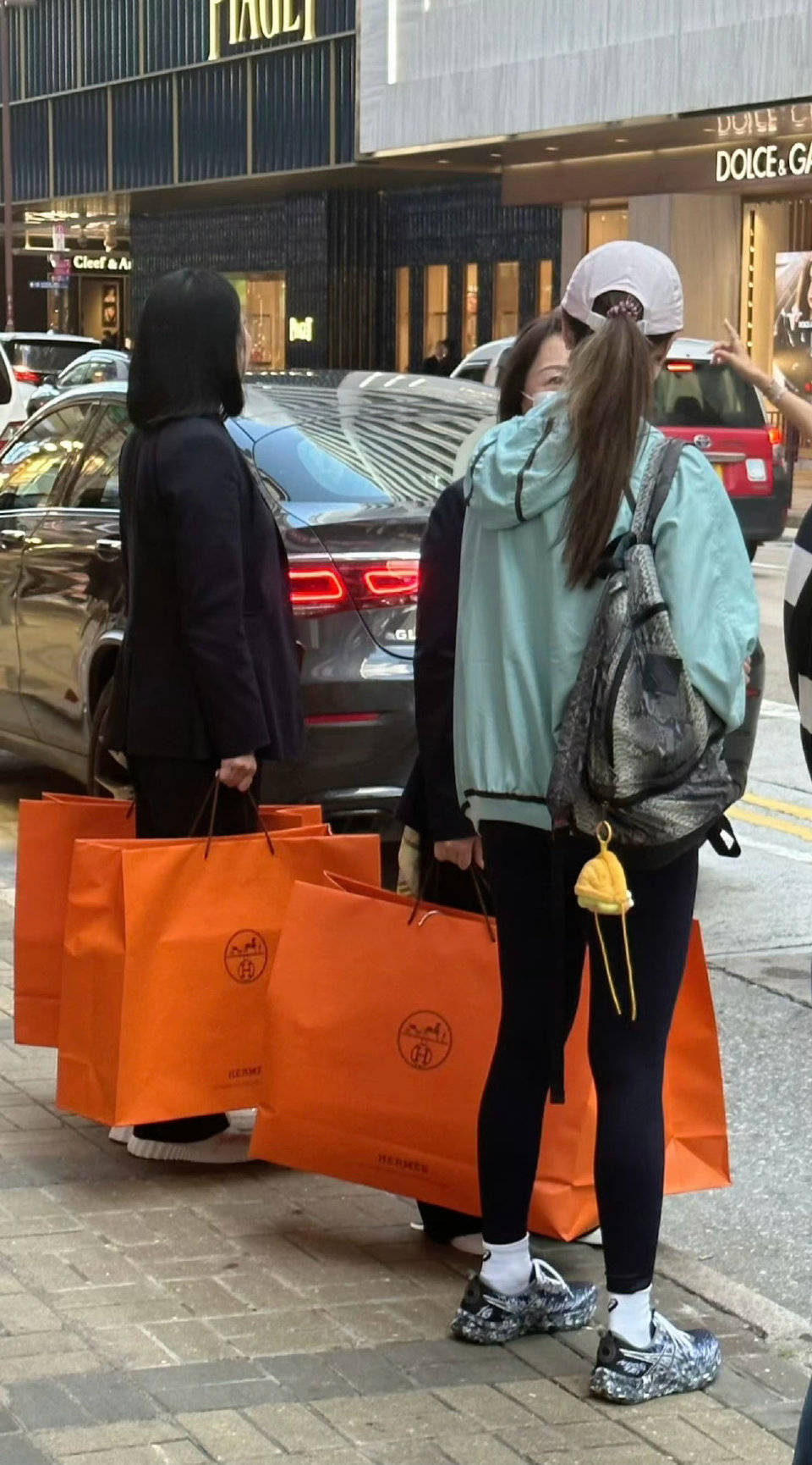 考古|李嘉欣每月领200万生活费但是却不够花，豪门生活还是要靠自己？