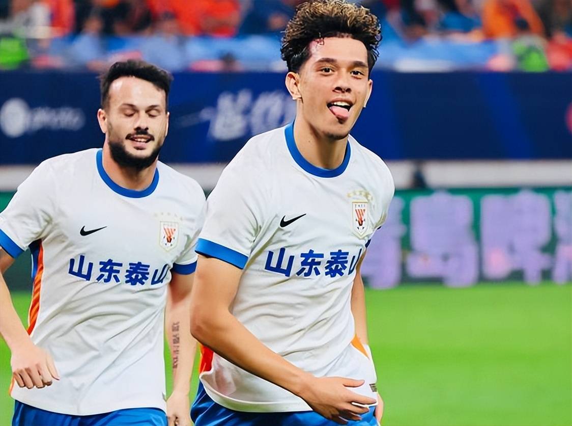 原创             默契球？鲁能2：2战平青岛海牛引发巨大争议，韩鹏真的放水了吗？