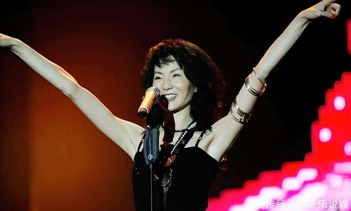 60岁张曼玉定居法国农村，种地养鸡钻鸡窝，惊艳时光的港圈女神们都如何了