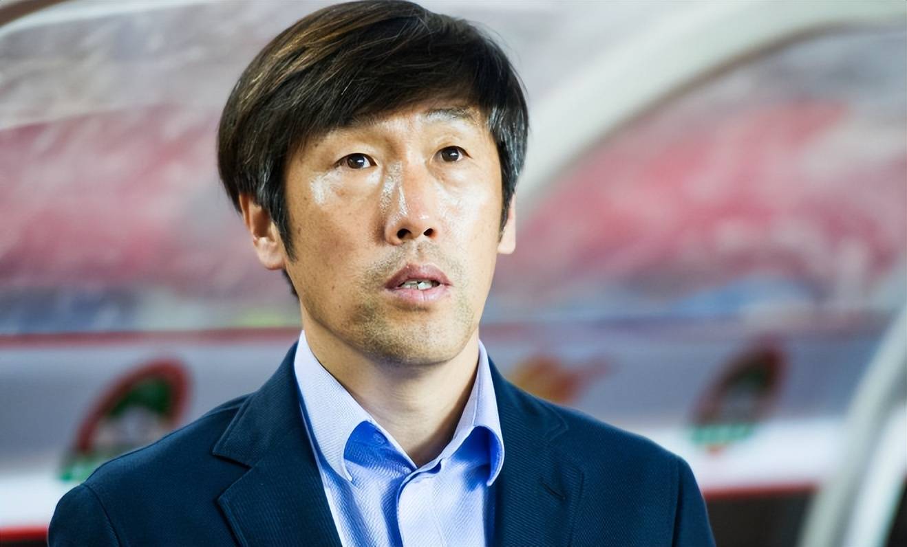 国足选帅消息满天飞本土教练仅有1人符合要求邵佳一郑智都不够格