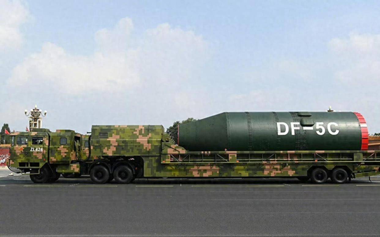 DF-5C全球覆盖射程碾压民兵III，10枚分导弹头让反导系统形同虚设