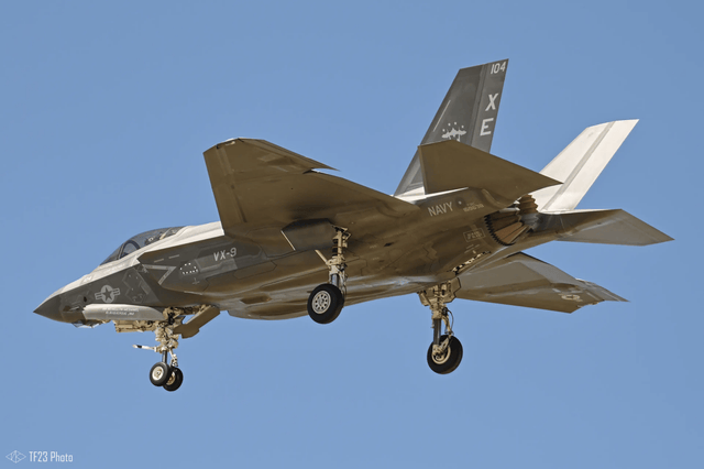 歼-16立功了！同时锁定两架F-35，性能令美国人忌惮不已